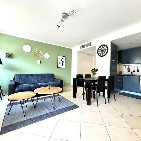 Apartment L'altezza Joli T2, Proche Plage, Terrasse, Parking Menton